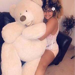 Meet your Posher, Daphney